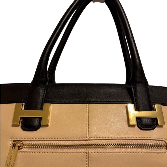 Elegant CHARLES JOURDAN Black and Tan leather Women's Handbag in good condition - Picture 15 of 16